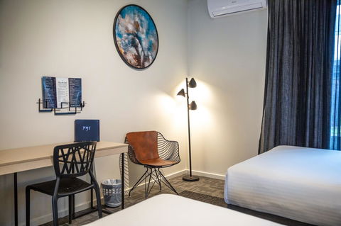 Nightcap At Keysborough Hotel - Events Australia 17