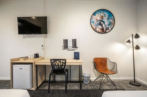 Nightcap At Keysborough Hotel - Events Australia 20