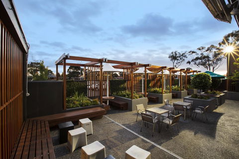 Nightcap At Keysborough Hotel - Events Australia 28