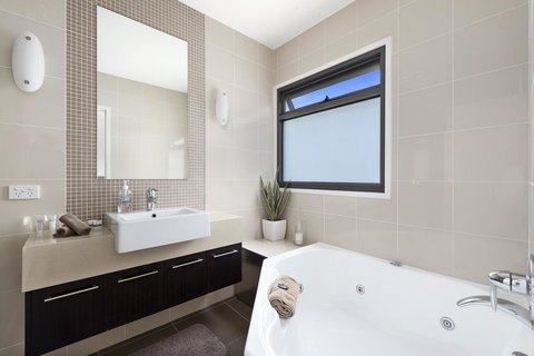 Apollo Bay Cottages - Events Australia 8