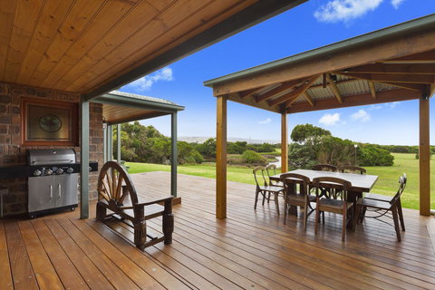 Apollo Bay Cottages - Events Australia 4
