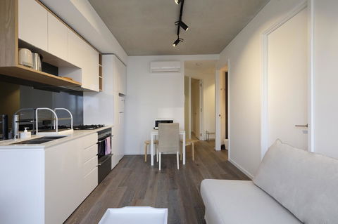 Mono Apartments On La Trobe Street - Events Australia 19