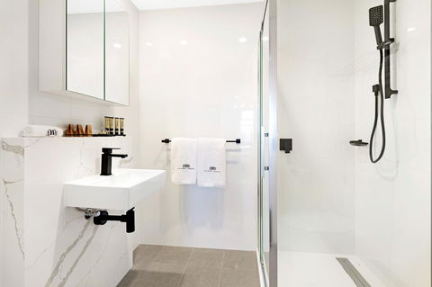 The Hamptons Apartments - St Kilda - Events Australia 11