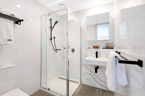 The Hamptons Apartments - St Kilda - Events Australia 25