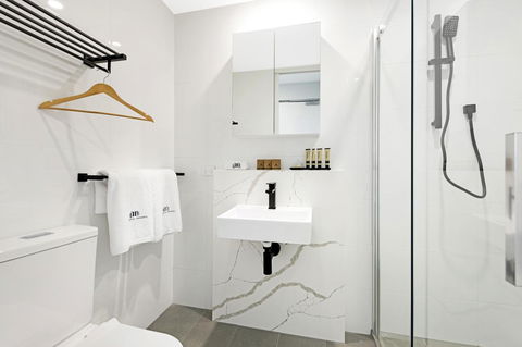 The Hamptons Apartments - St Kilda - Events Australia 22