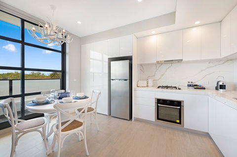 The Hamptons Apartments - St Kilda - Events Australia 40