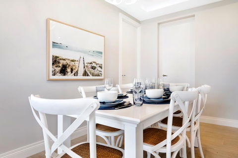 The Hamptons Apartments - St Kilda - Events Australia 14