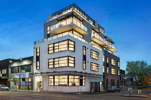 The Hamptons Apartments - St Kilda - Events Australia 0