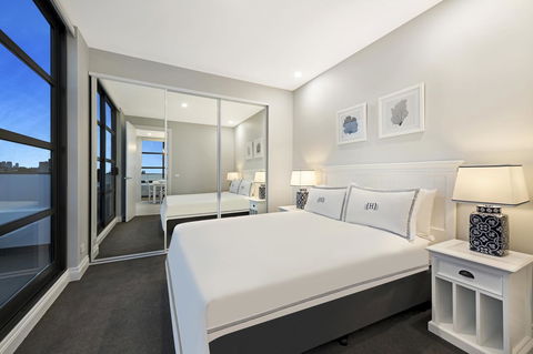 The Hamptons Apartments - St Kilda - Events Australia 20