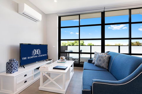 The Hamptons Apartments - St Kilda - Events Australia 36