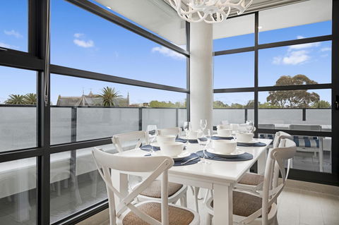 The Hamptons Apartments - St Kilda - Events Australia 23