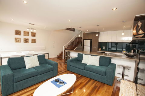 7 Falls Apartments - Events Australia 4