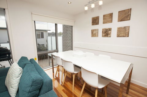 7 Falls Apartments - Events Australia 8