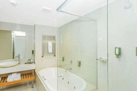 Deep Blue Hotel & Hot Springs - Events Australia 37