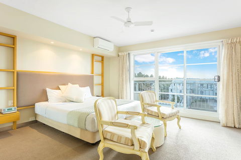 Deep Blue Hotel & Hot Springs - Events Australia 11