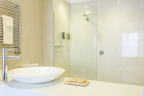 Deep Blue Hotel & Hot Springs - Events Australia 10