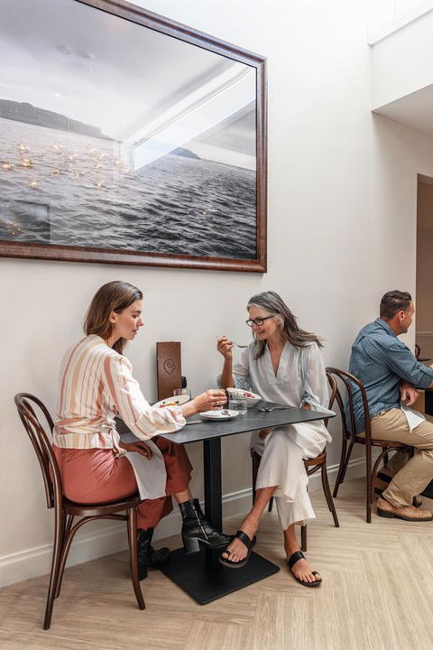 Deep Blue Hotel & Hot Springs - Events Australia 6