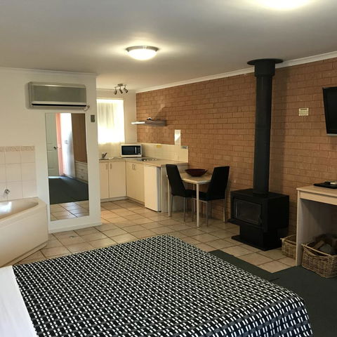 Beachcomber Motel & Apartments - Events Australia 6
