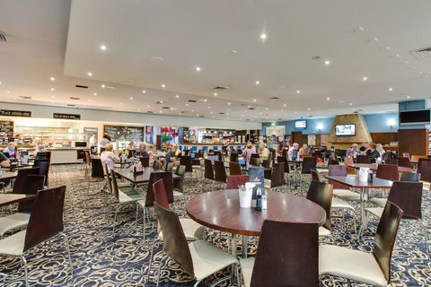 Nightcap At Seaford Hotel - Events Australia 39