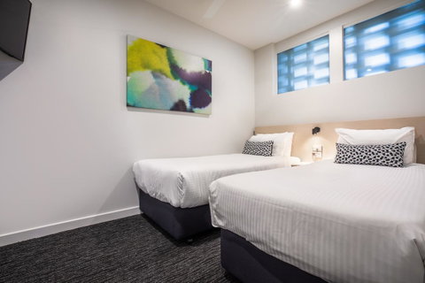 Nightcap At Seaford Hotel - Events Australia 11