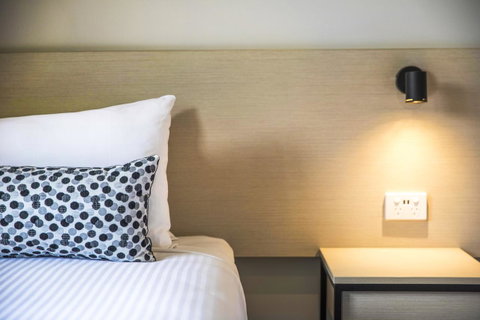 Nightcap At Seaford Hotel - Events Australia 24