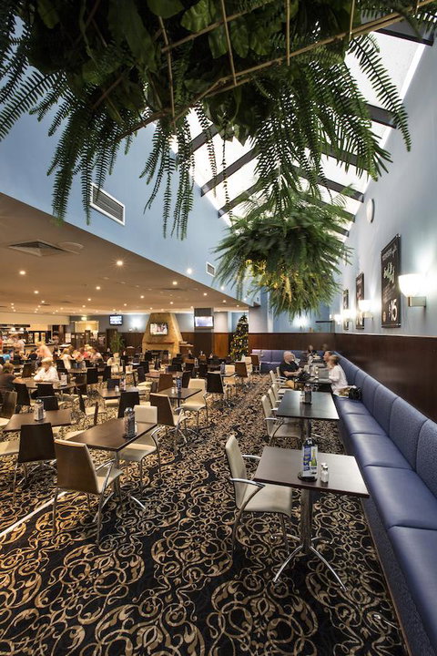 Nightcap At Seaford Hotel - Events Australia 9