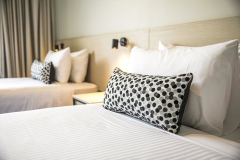 Nightcap At Seaford Hotel - Events Australia 16