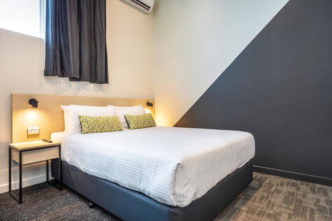 Nightcap At Seaford Hotel - Events Australia 2