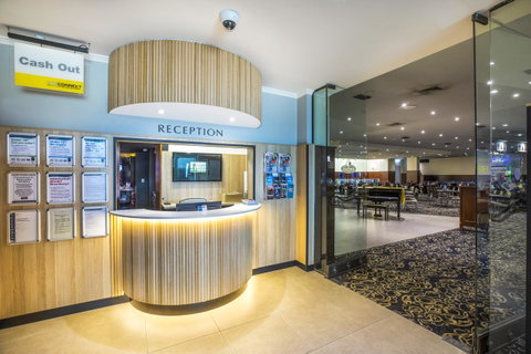 Nightcap At Seaford Hotel - Events Australia 10