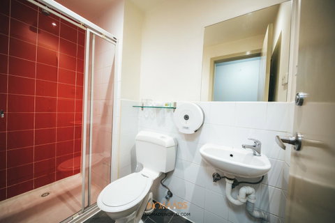 Nomads Melbourne Backpackers - Tourism Bookings 17