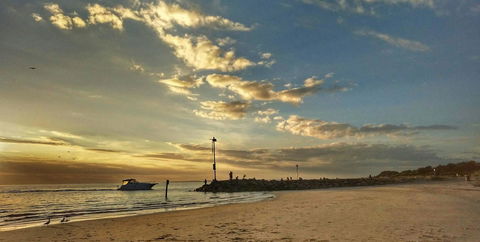 Waterfront Retreat - Events Australia 30