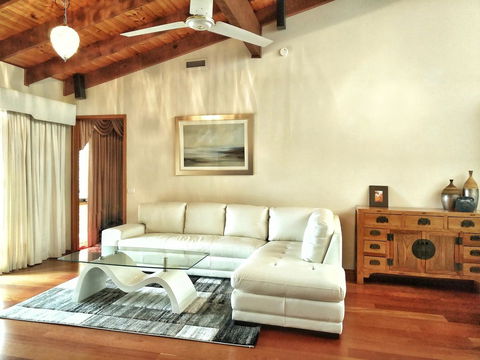 Waterfront Retreat - Events Australia 15