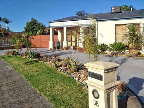 Waterfront Retreat - Events Australia 6