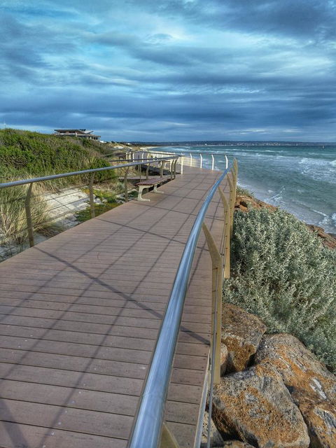 Waterfront Retreat - Events Australia 33