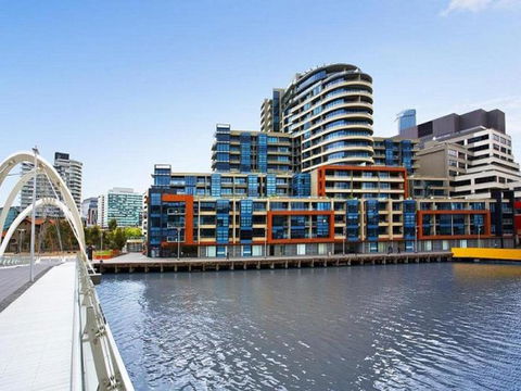 Melbourne Holiday Apartments Flinders Wharf - Tourism Bookings 11