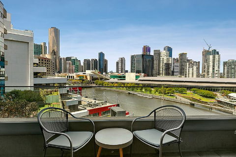 Melbourne Holiday Apartments Flinders Wharf - Tourism Bookings 2