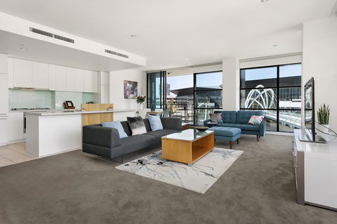 Waterfront Melbourne Apartments - Tourism Bookings 1