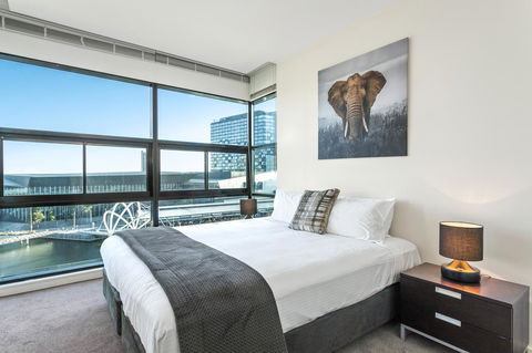 Waterfront Melbourne Apartments - Tourism Bookings 7