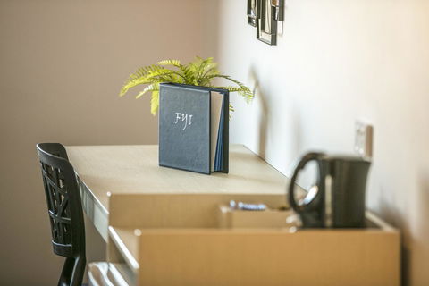 Nightcap At The Cheeky Squire - Events Australia 15