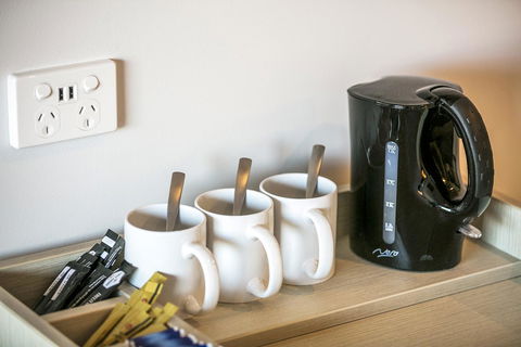 Nightcap At The Cheeky Squire - Events Australia 10