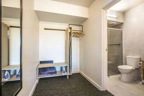 Nightcap At The Cheeky Squire - Events Australia 20