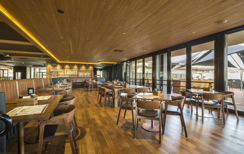 Nightcap At The Cheeky Squire - Events Australia 27