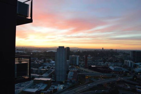 3BR Apartment At Victoria Tower Southbank - Tourism Bookings 20