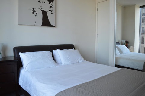 3BR Apartment At Victoria Tower Southbank - Tourism Bookings 9