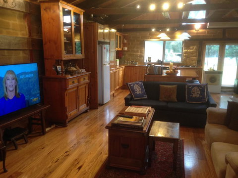 Mud Hollow Barn - Events Australia 13