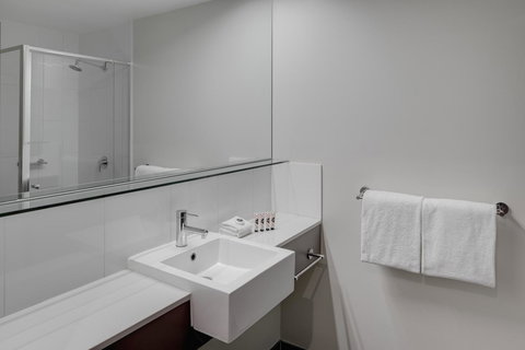 Travelodge Hotel Melbourne Docklands - Tourism Bookings 14
