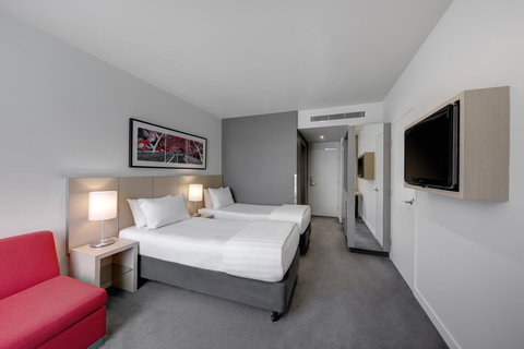 Travelodge Hotel Melbourne Docklands - Tourism Bookings 1