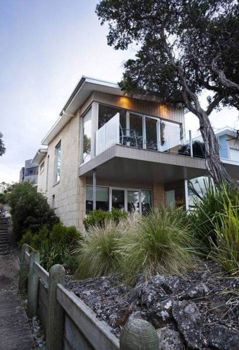 Battery Cove Beach Front Apartment - Tourism Bookings 0