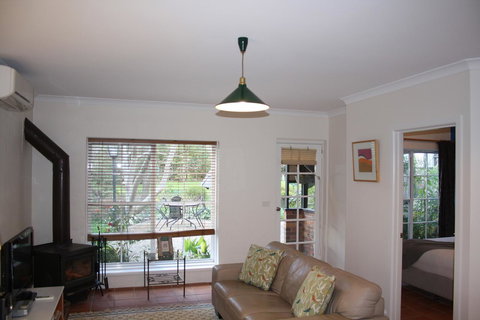 Merrimeet Cottages - Accommodation Europe 40