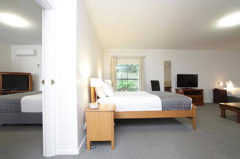 Quality Inn & Suites The Menzies - Tourism Bookings 11